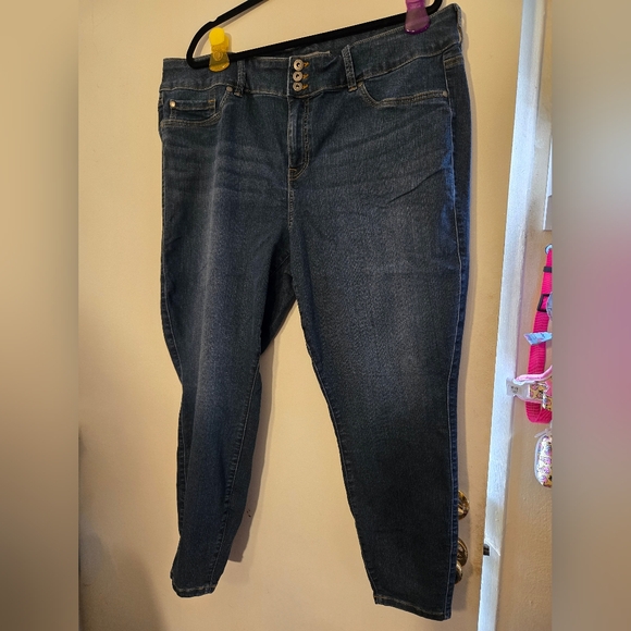 torrid Denim - Torrid 3 Button High-Rise Jegging 24R (e)